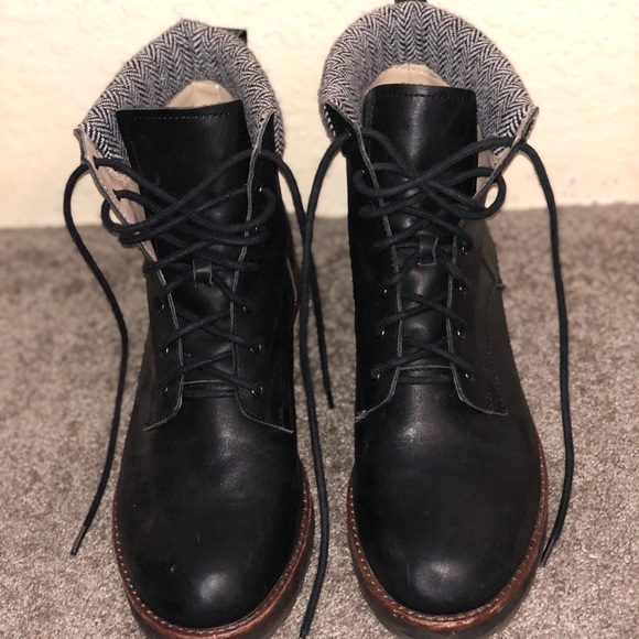 MATT BERNSON Black Leather Lace-Up Boots Herringbone Cuffs Lug Sole Size 10 EUC - Picture 2 of 10